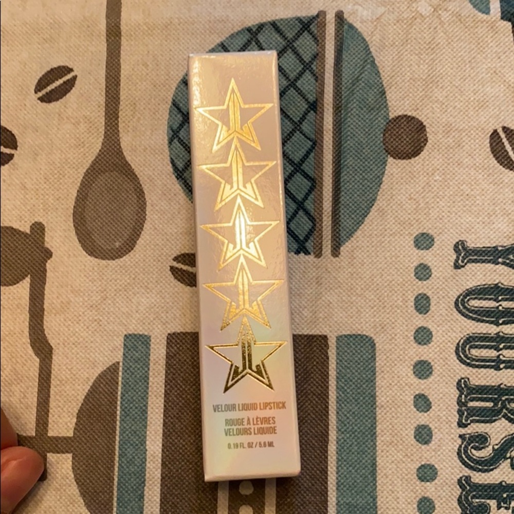 Jeffree Star liquid lipstick clout